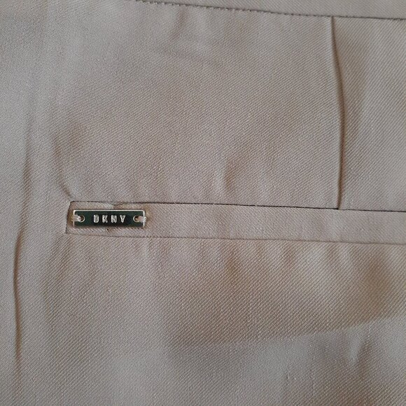 DKNY NWT Women's Size 6 Khaki Tan The Essex High Waist Dress Shorts - Picture 10 of 13